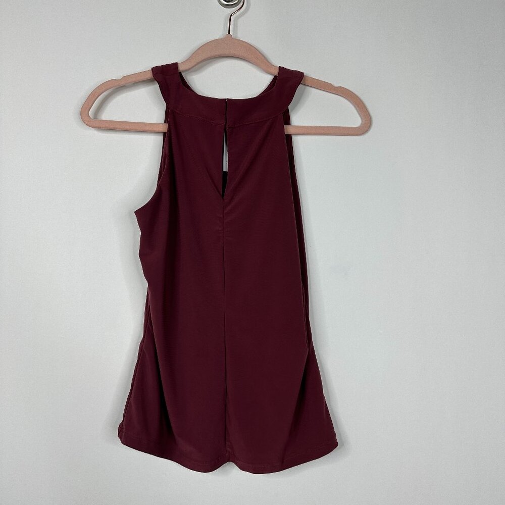 NWT White House Black Market Sleeveless Halter Keyhole Top Zinfandel M - Picture 2 of 7